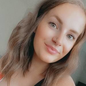 Meet your Posher, Nia